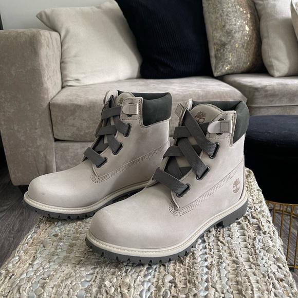 Grey Timberlands - Picture 4 of 6